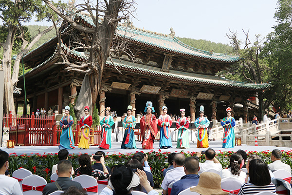 6e8f6c44b51b4404ba28418cf738278a.jpg 6e71b9f37374e956111043aa3e2eb95.jpg