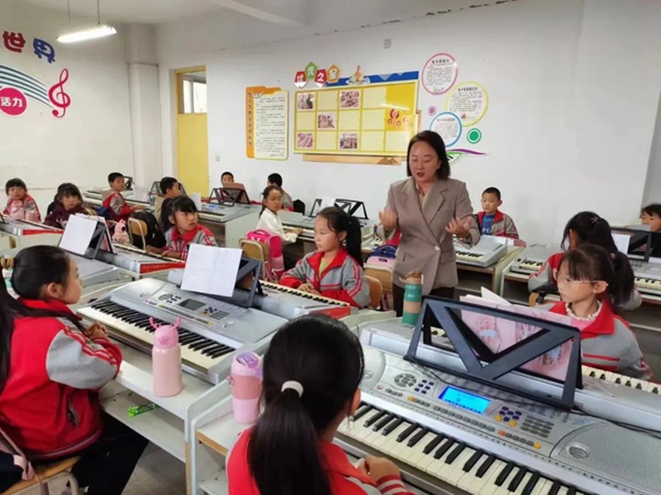 4e71183952784b478a869157ee6e7068.jpg 4.jpg