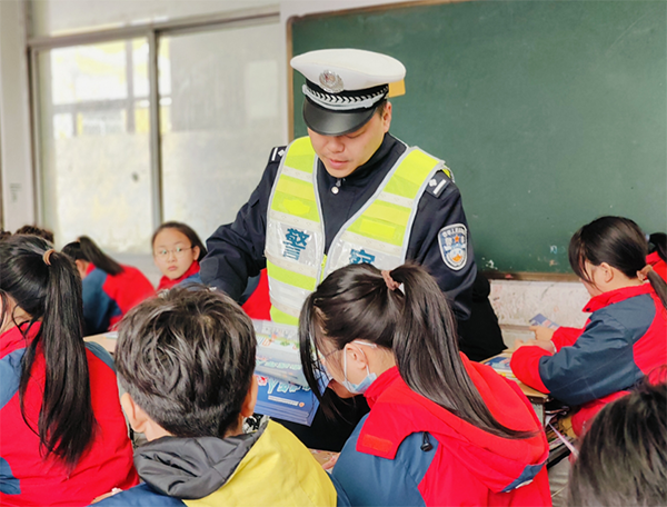 4d768083bf204fab830dae37e002115e.png 640 (4).png