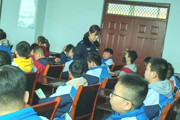 42b70a8207964c0f8a4e4df786ae5822.jpg 3.jpg