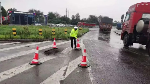 4e7b35f2a4334a4e9aa07de937bd5e91.jpg 3.jpg